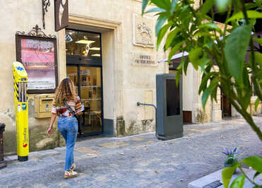 Entrée de l'office de tourisme d'Aigues-Mortes