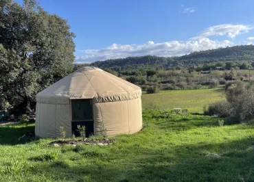 Yourte à la ferme des Bréguières