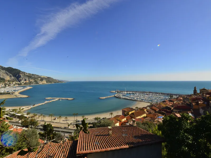 La Baie de Menton prise des hauteurs