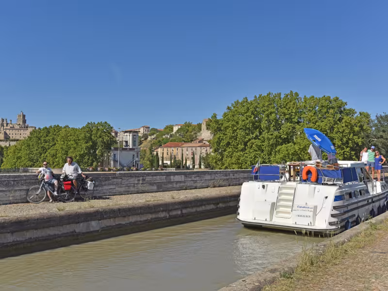 Béziers depuis le pont canal