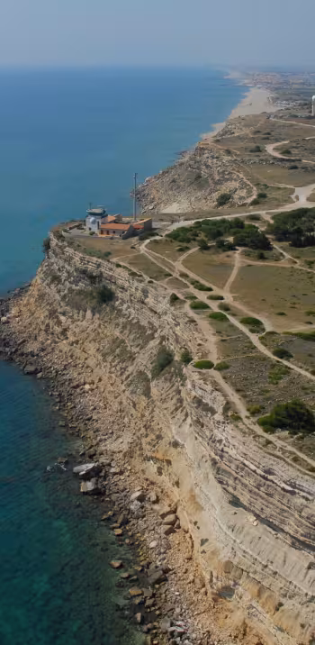 Belvédère sur les falaises de Leucate