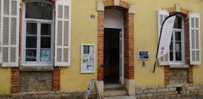 Espace Tourisme et Médiathèque de Flayosc