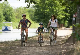 À vélo en famille sur le canal
