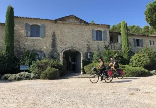 Devant le domaine de la citadelle